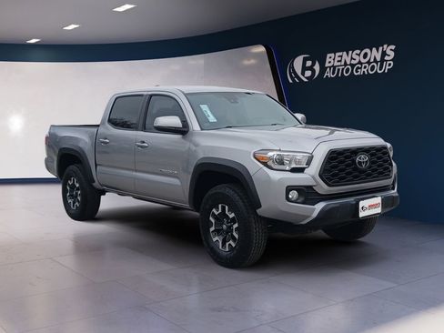 Used 2021 Toyota Tacoma TRD Off-Road w/ Technology Package image 7