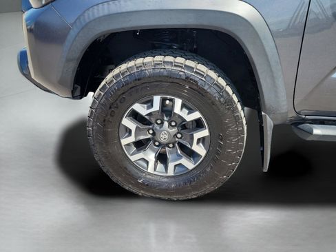 Used 2023 Toyota Tacoma TRD Off-Road w/ TRD Premium Off Road Package AWD/4WD image 32