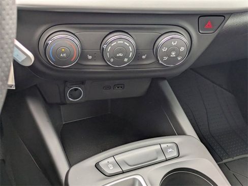 New 2026 Chevrolet Trax RS w/ Sunroof Package image 18