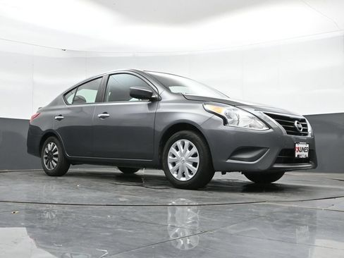 Used 2019 Nissan Versa SV FWD image 43