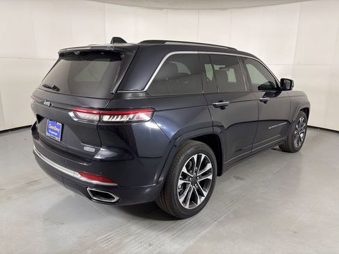 Used 2022 Jeep Grand Cherokee Overland w/ Advanced Protech Group III image 8