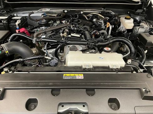 Used 2025 Toyota Tacoma SR5 AWD/4WD image 29