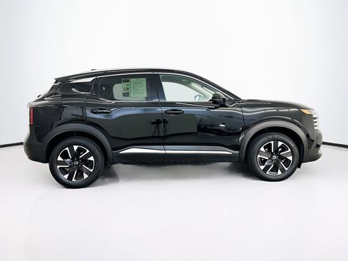 Used 2025 Nissan Kicks SR image 10
