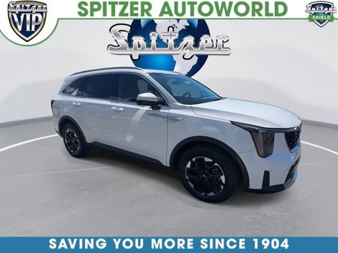 Certified 2025 Kia Sorento S FWD image 2