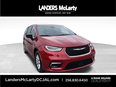 New 2026 Chrysler Pacifica Select