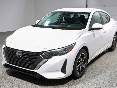 Used 2024 Nissan Sentra SV FWD image 29