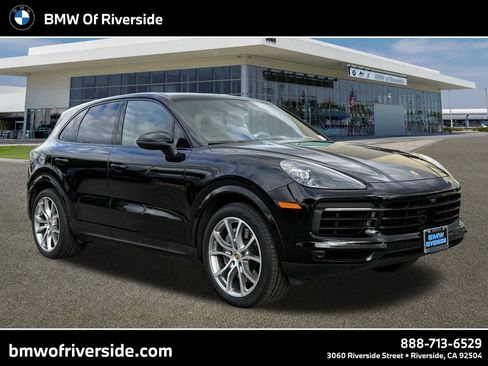 Used 2023 Porsche Cayenne image 1