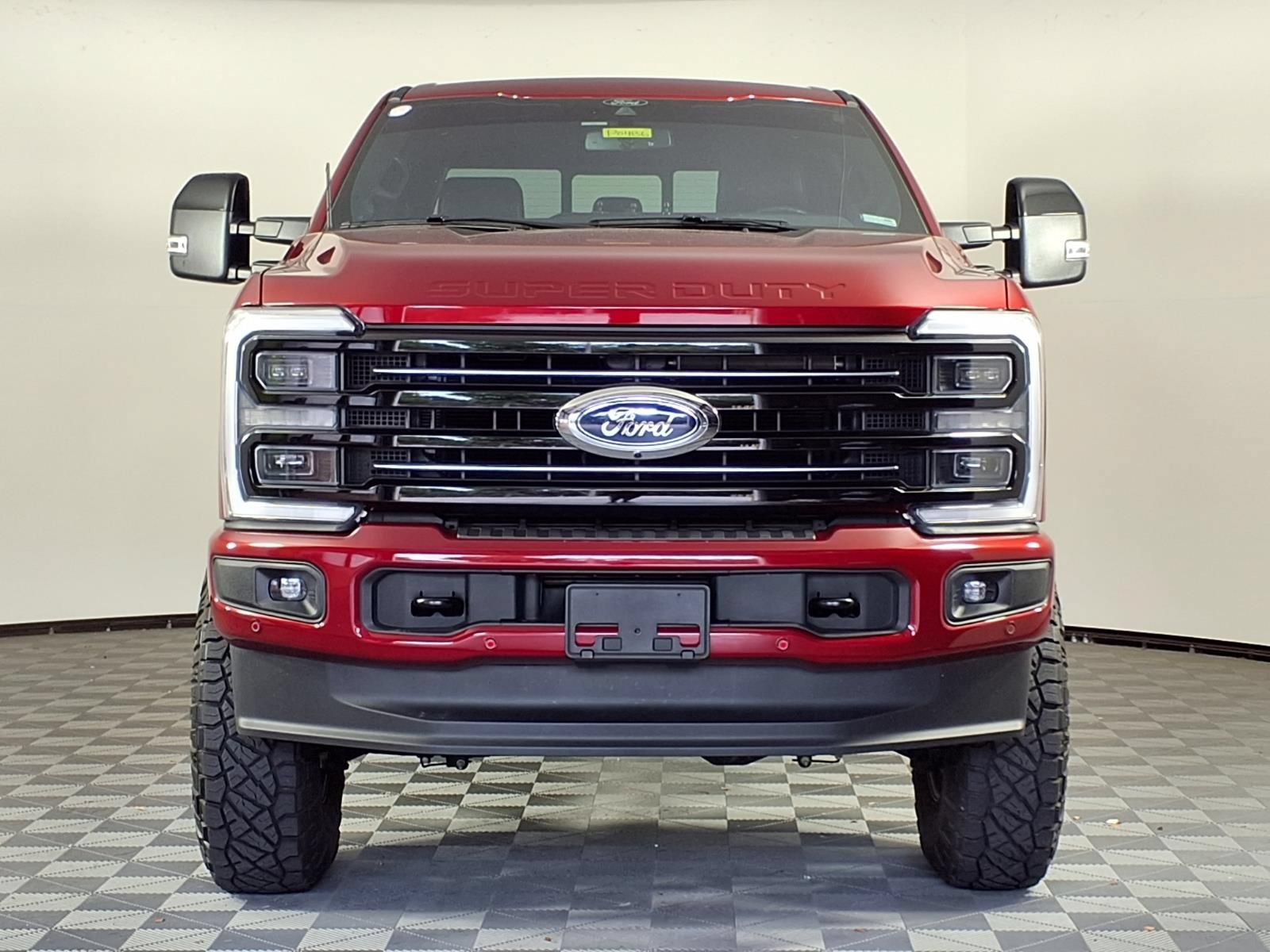 Used 2025 Ford F250 Platinum AWD/4WD image 2
