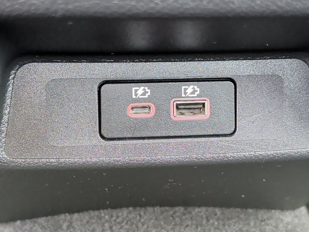 Used 2025 Nissan Altima 2.5 SV FWD image 32