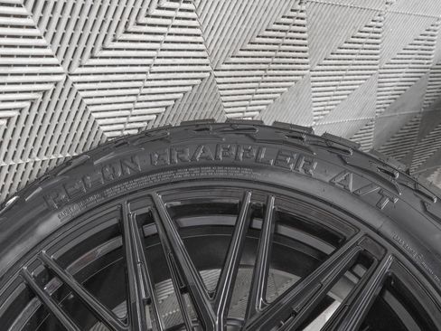 Used 2026 Cadillac Escalade ESV V image 40