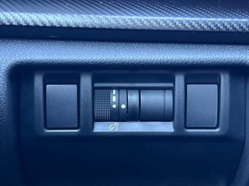 Used 2025 Subaru Crosstrek 2.0i Premium image 29