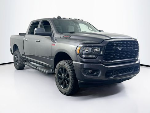 Used 2022 RAM 2500 Big Horn w/ Night Edition AWD/4WD image 3