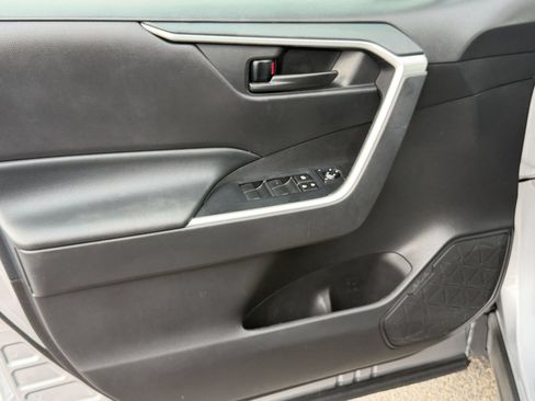 Used 2023 Toyota RAV4 LE FWD image 14