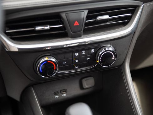 Used 2025 Buick Encore GX Preferred image 15