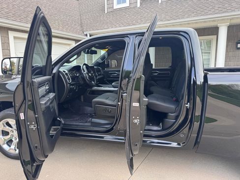 Used 2019 RAM 1500 Big Horn AWD/4WD image 11