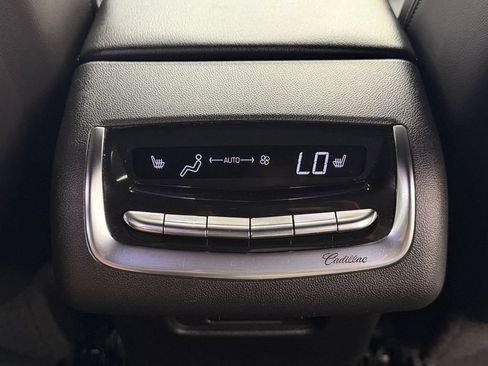 Used 2022 Cadillac XT6 Premium Luxury w/ Technology Package AWD/4WD image 33