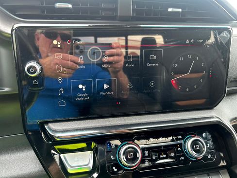 Used 2023 GMC Sierra 1500 AT4 w/ AT4 Premium Package image 11