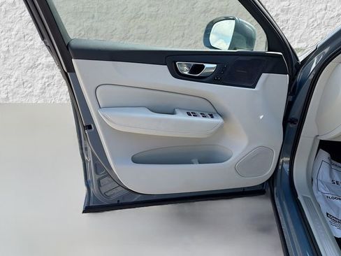 Used 2022 Volvo XC60 B6 Inscription w/ Advanced Package image 22