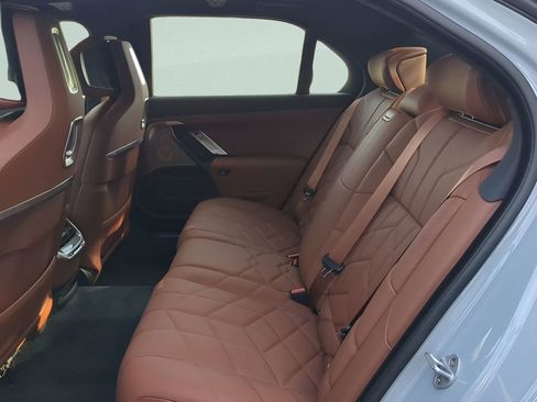 New 2025 BMW 760i xDrive w/ Executive Package image 13