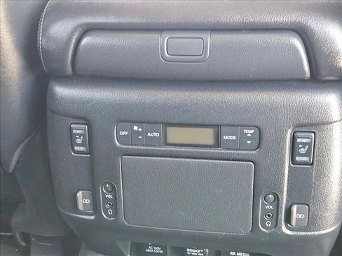 Used 2018 Nissan Armada Platinum w/ Interior Lighting Package RWD image 27