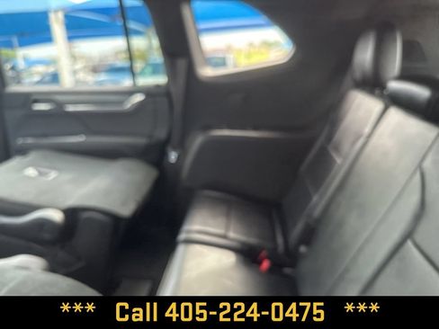 Used 2026 GMC Acadia Elevation w/ Elevation Premium Package FWD image 23