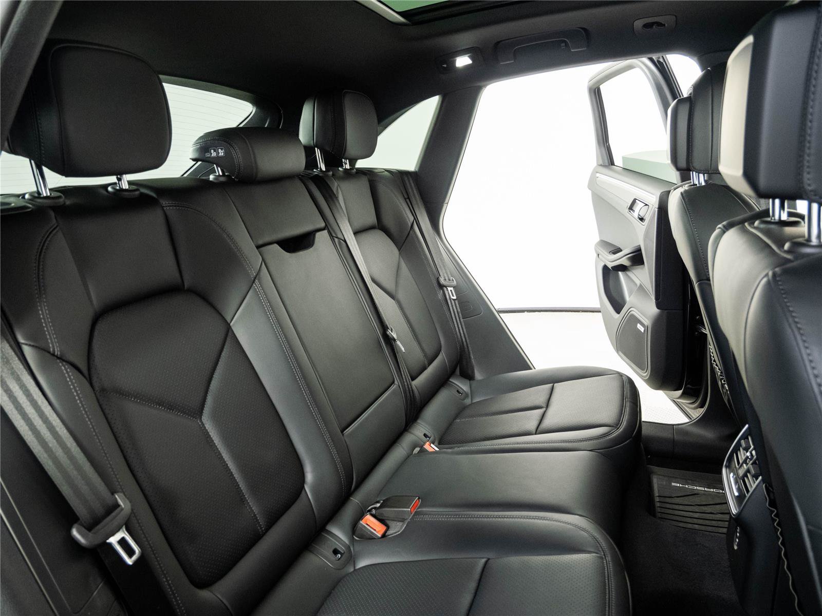New 2026 Porsche Macan S AWD/4WD image 23