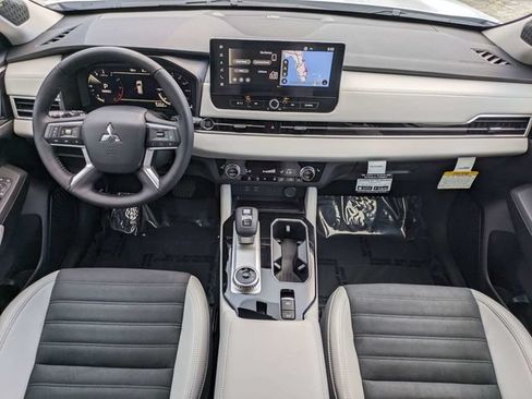 New 2026 Mitsubishi Outlander SE FWD image 15
