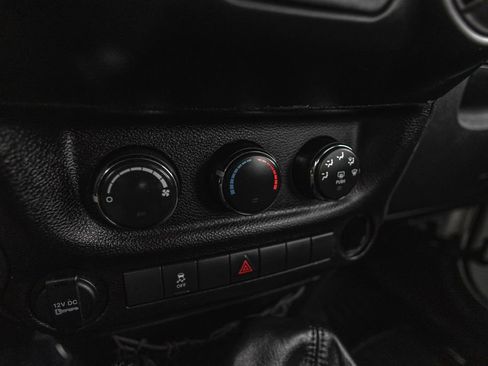 Used 2015 Jeep Wrangler Sport AWD/4WD image 16