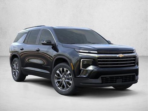 New 2026 Chevrolet Traverse LT w/ Sun and Wheel Package FWD image 7