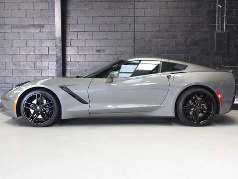 Used 2016 Chevrolet Corvette Stingray Coupe w/ 2LT Preferred Equipment Group image 3