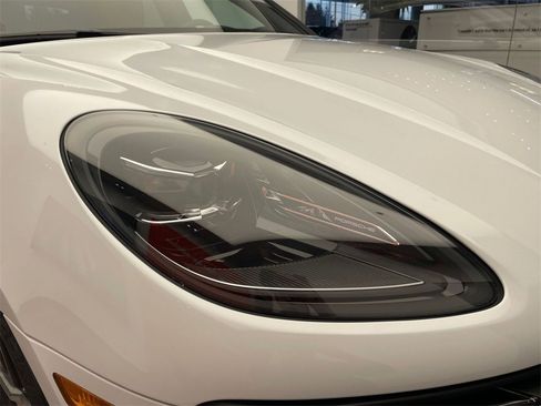 New 2026 Porsche Macan image 29