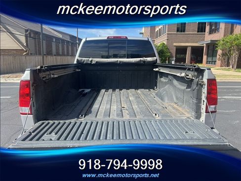 Used 2004 Nissan Titan LE RWD image 5