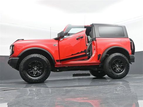 Used 2022 Ford Bronco Wildtrak image 73