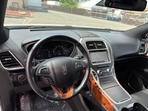 Used 2017 Lincoln MKX Reserve w/ Lincoln MKX Climate Package AWD/4WD image 15