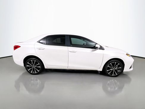 Used 2017 Toyota Corolla SE image 3