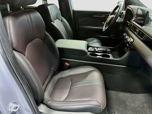 Used 2025 Honda Pilot Black Edition image 31