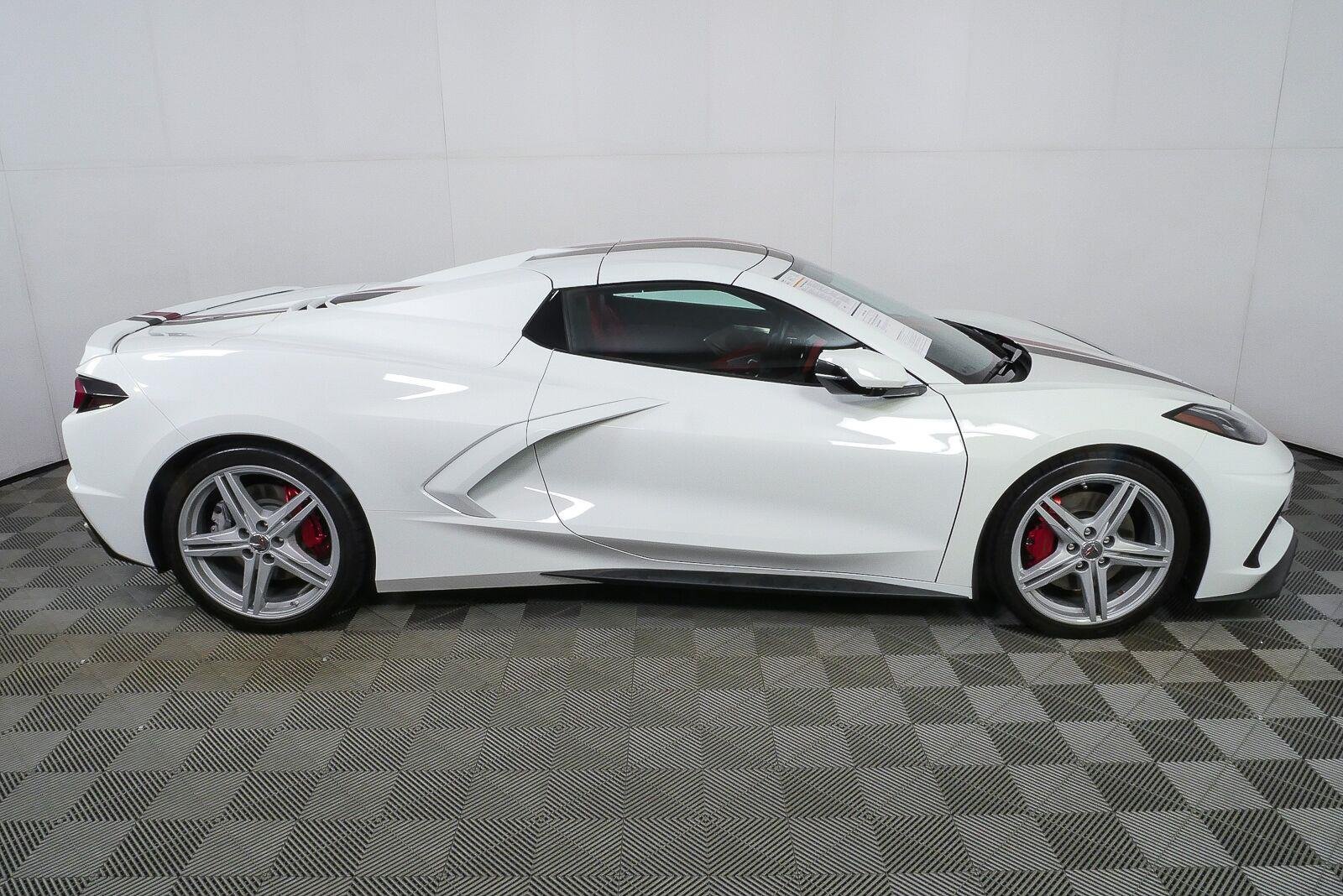 Used 2026 Chevrolet Corvette Stingray Premium Conv w/ Z51 Performance Package RWD image 2