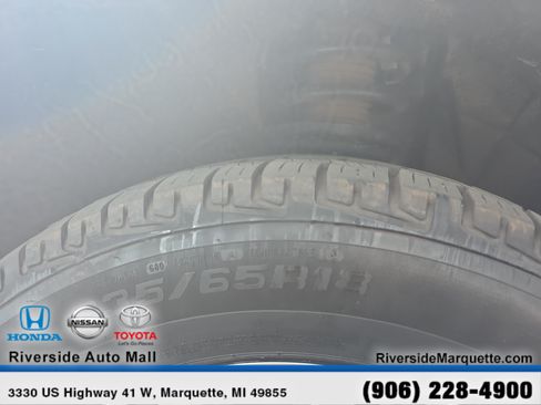 Used 2021 GMC Acadia SLT w/ Technology Package AWD/4WD image 12