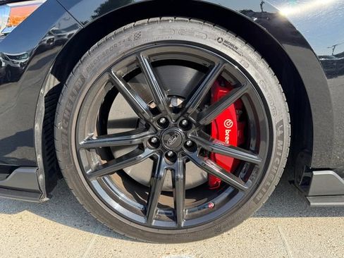 Used 2020 Ford Mustang Shelby GT500 w/ Technology Package RWD image 7