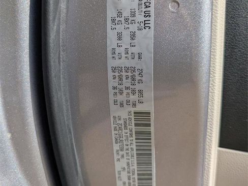 Used 2018 Chrysler Pacifica Limited image 11