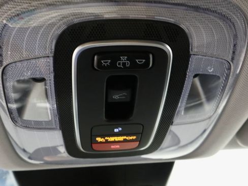 Used 2024 Hyundai Kona Limited AWD/4WD image 32