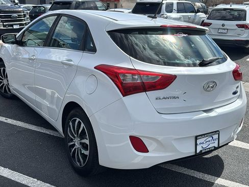 Used 2017 Hyundai Elantra GT image 5
