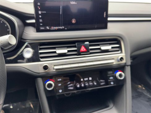 Used 2025 Genesis G70 2.5T image 62