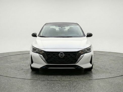 Used 2025 Nissan Sentra SV image 2