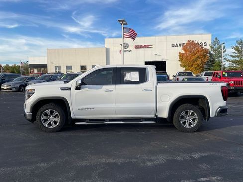 Used 2023 GMC Sierra 1500 SLT w/ SLT Convenience Package AWD/4WD image 2