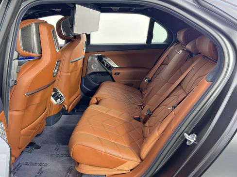 Used 2023 BMW i7 xDrive60 image 51