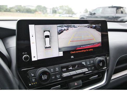 Used 2024 Toyota Grand Highlander AWD image 25