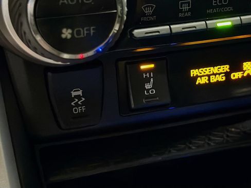 Used 2022 Toyota RAV4 XLE w/ Convenience Package AWD/4WD image 21