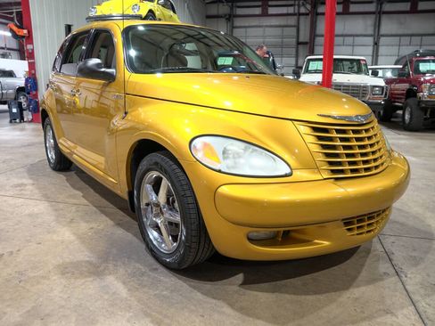 Used 2002 Chrysler PT Cruiser Limited FWD image 12
