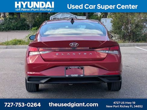 Certified 2023 Hyundai Elantra SEL w/ Convenience Package FWD image 4